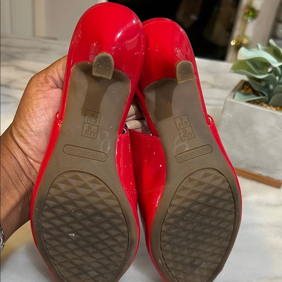 AEROSOLES Vibrant Red Patent Slingback Heels - Picture 5 of 5
